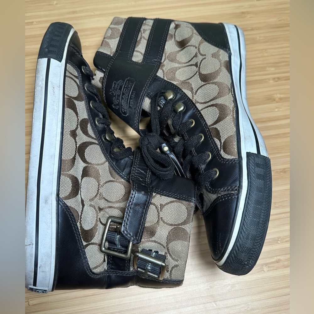 Coach Signature C Monogram Buckle Strap High Top Sneakers Tassel Women’s 8B